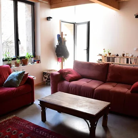 Maison De *